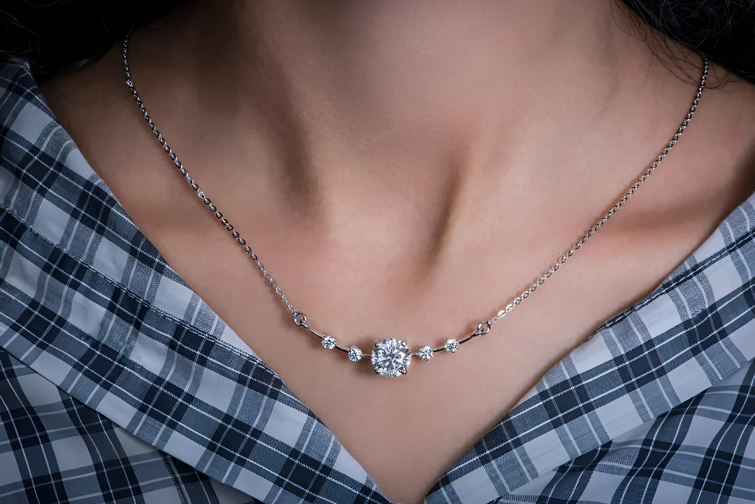 Naiam Cosmetic Silver Necklace