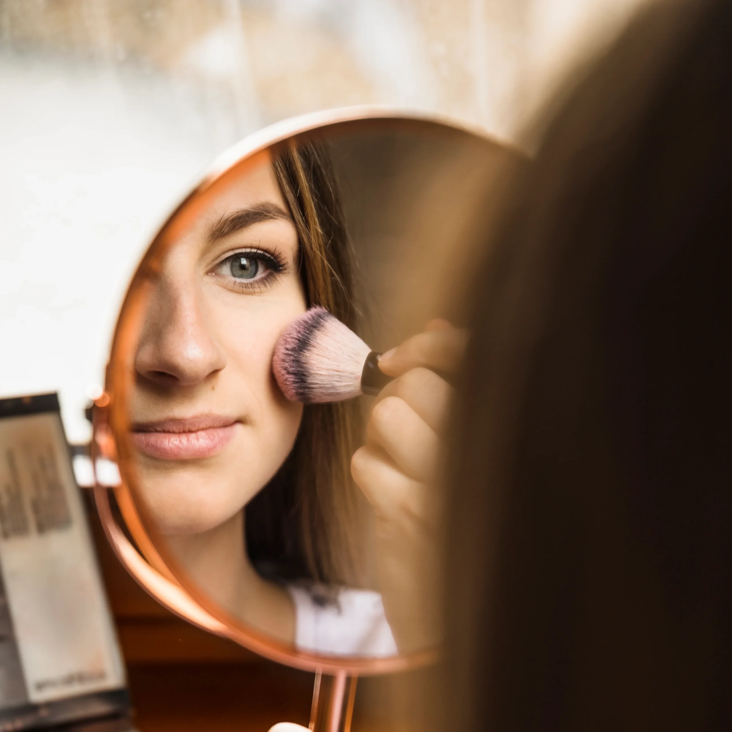 Bronzer Makeup Guide: How to Achieve a Natural Sun-Kissed Glow